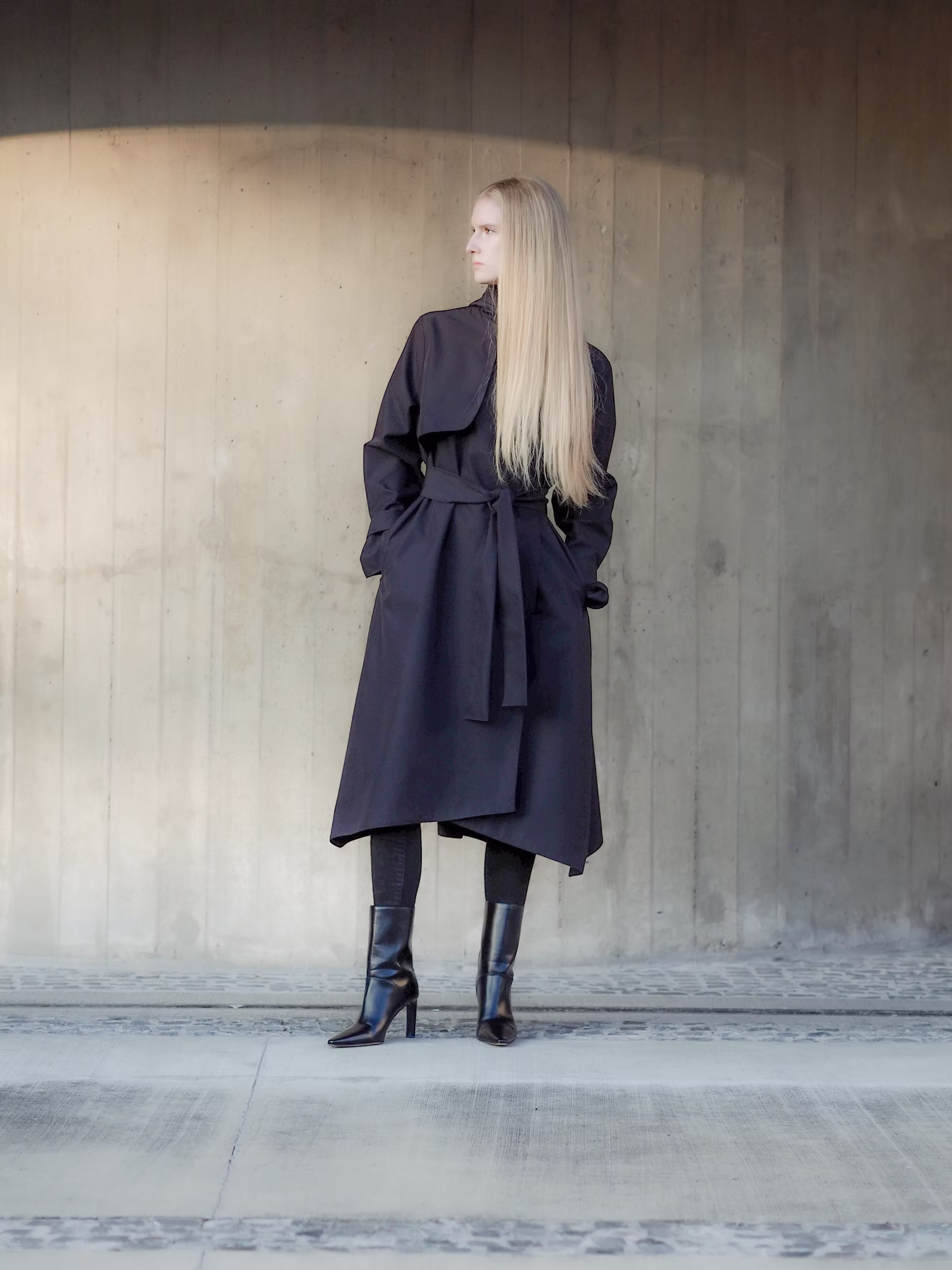Black Raincoat in Nanomembrane waterproof fabric