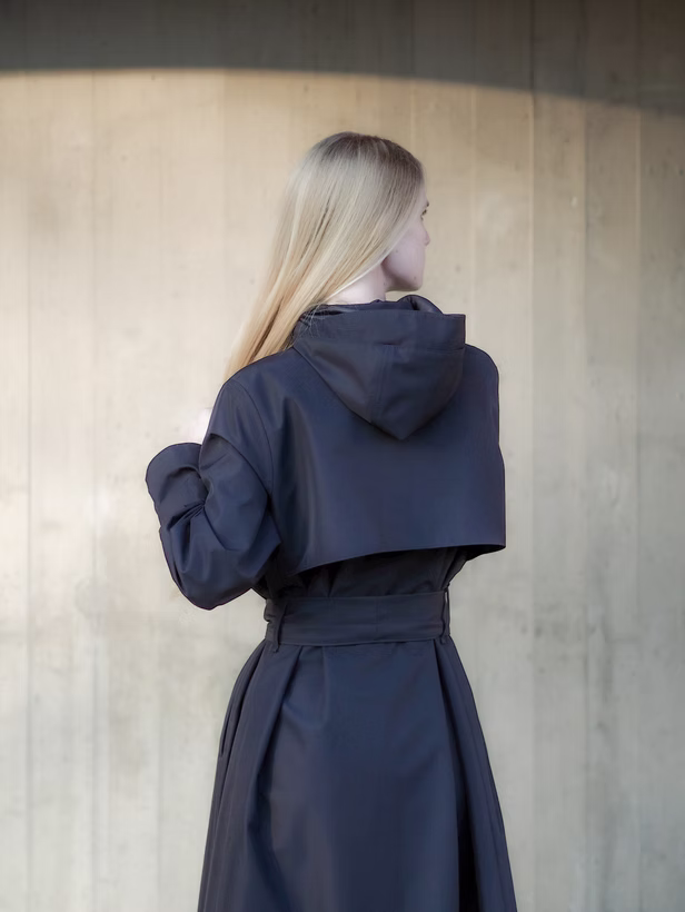 Black Raincoat in Nanomembrane waterproof
